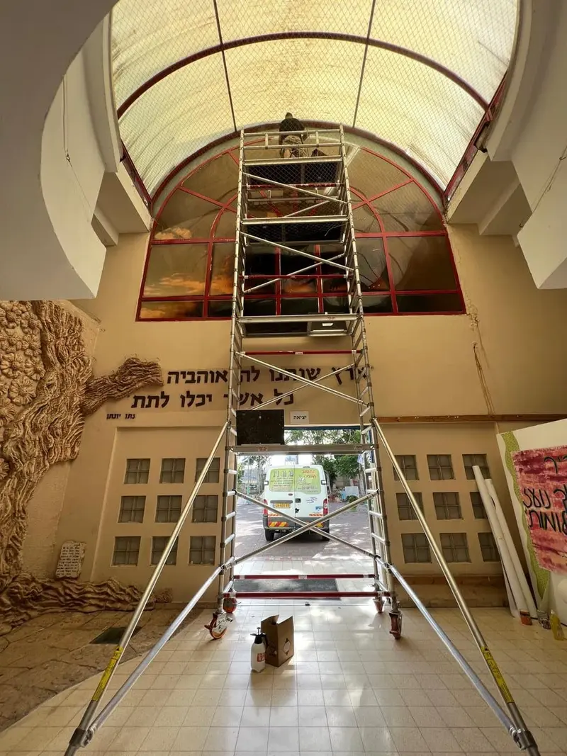 אולם מקומר, התקנה בגובה, בייצור פה זה טיב